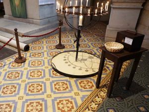 alte Bodenfliesen in einer Kirche in Sachsen-Anhalt