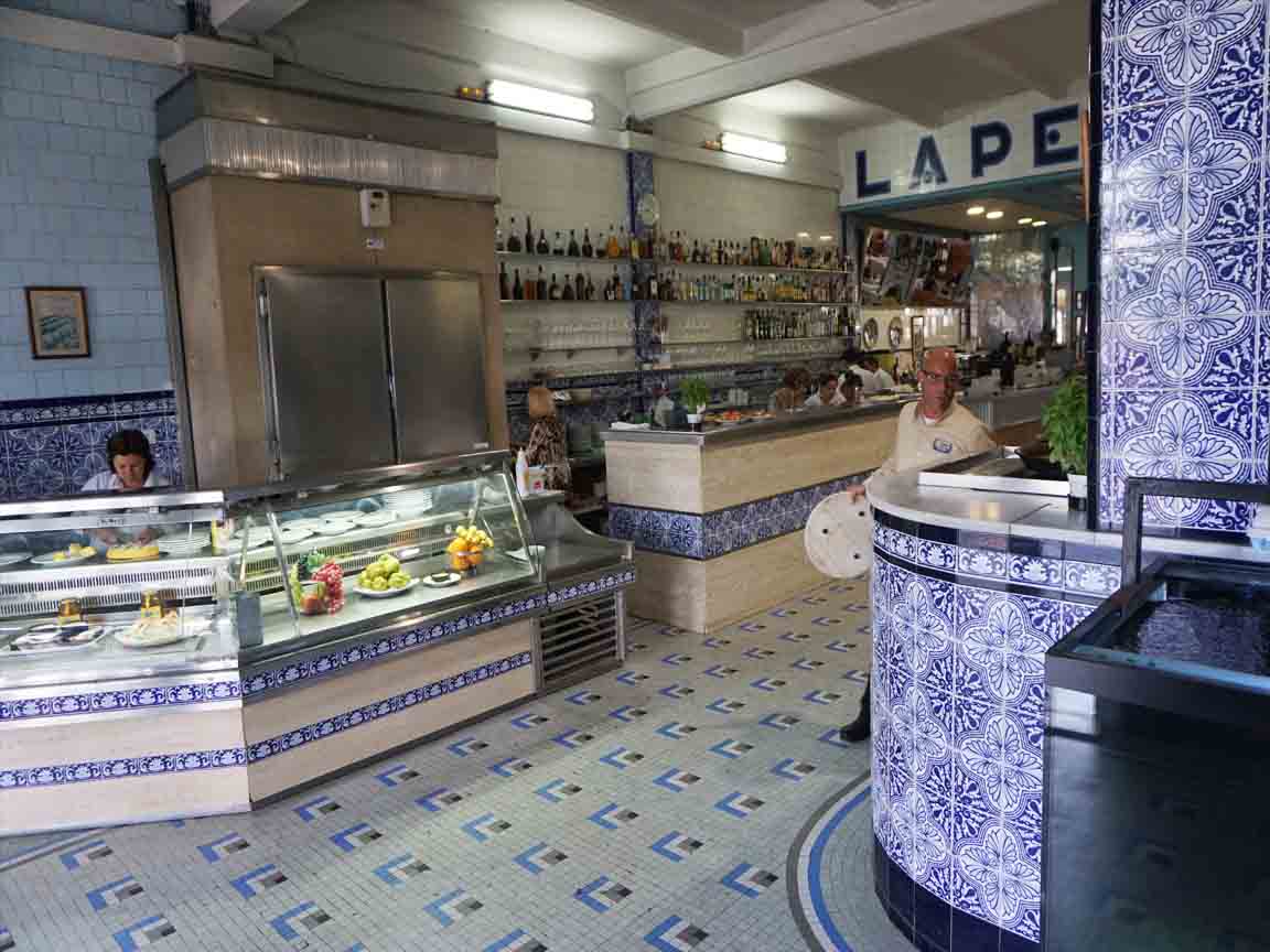 Eingang des Restaurants "La Pepica" in Valencia/Spanien
