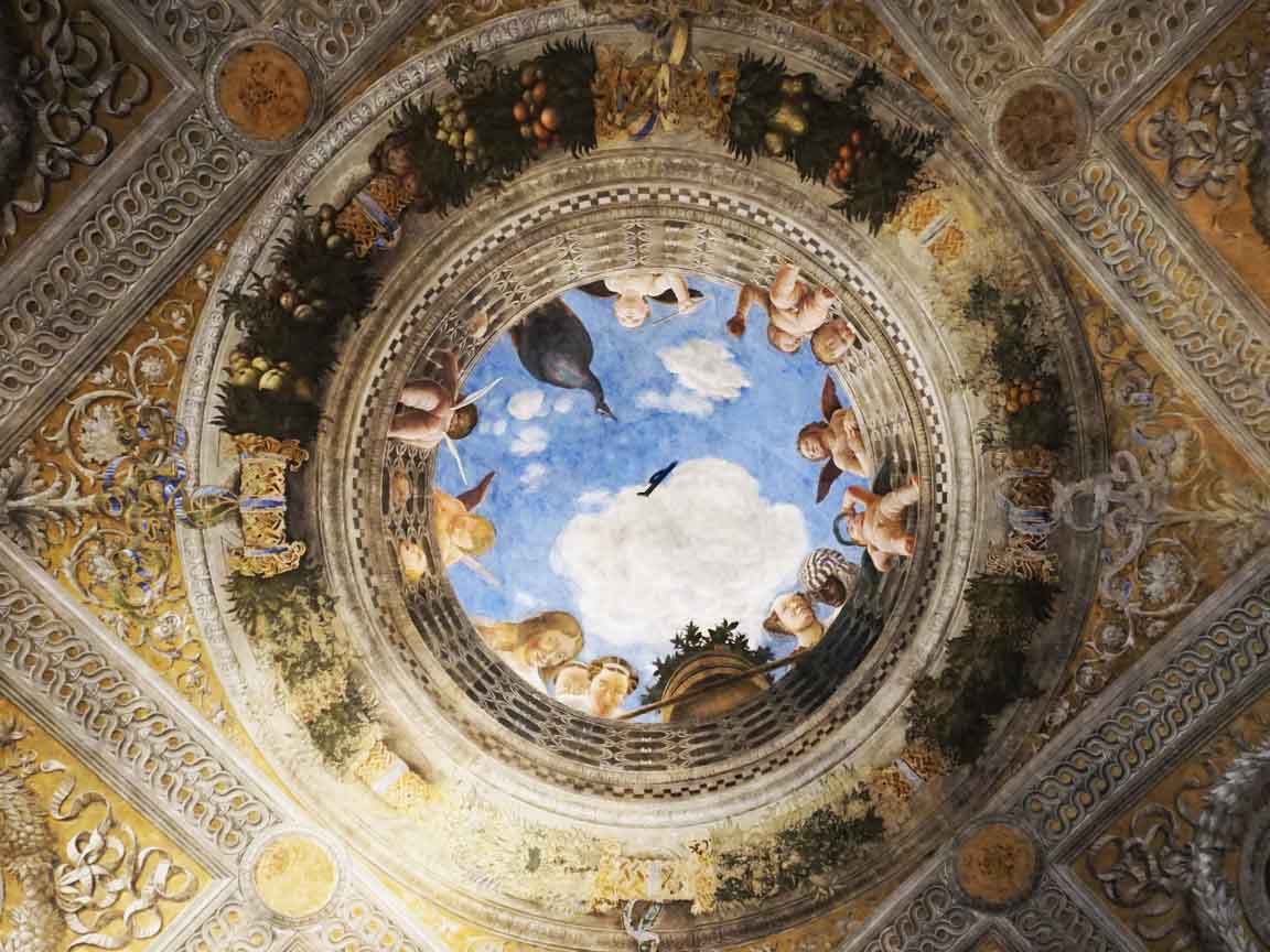 In dem riesigen Palazzo Ducale befindet sich in der Camera degli Sposi das weltberühmte Deckengemälde von Mantegna