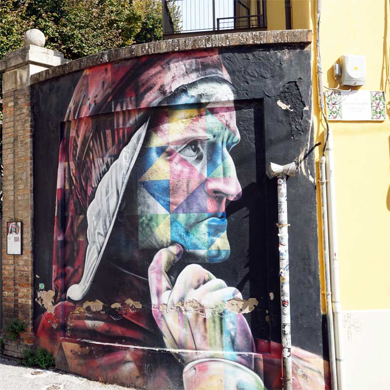 Der Street Art Künstler Kobra aus Brasilien hat diesen Dante Alighieri in Ravenna erschaffen