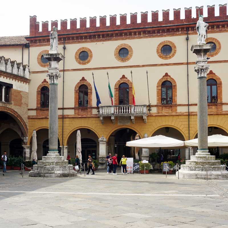 Der Piazza del Popolo in Ravenna